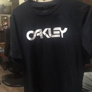 Oakley T shirt